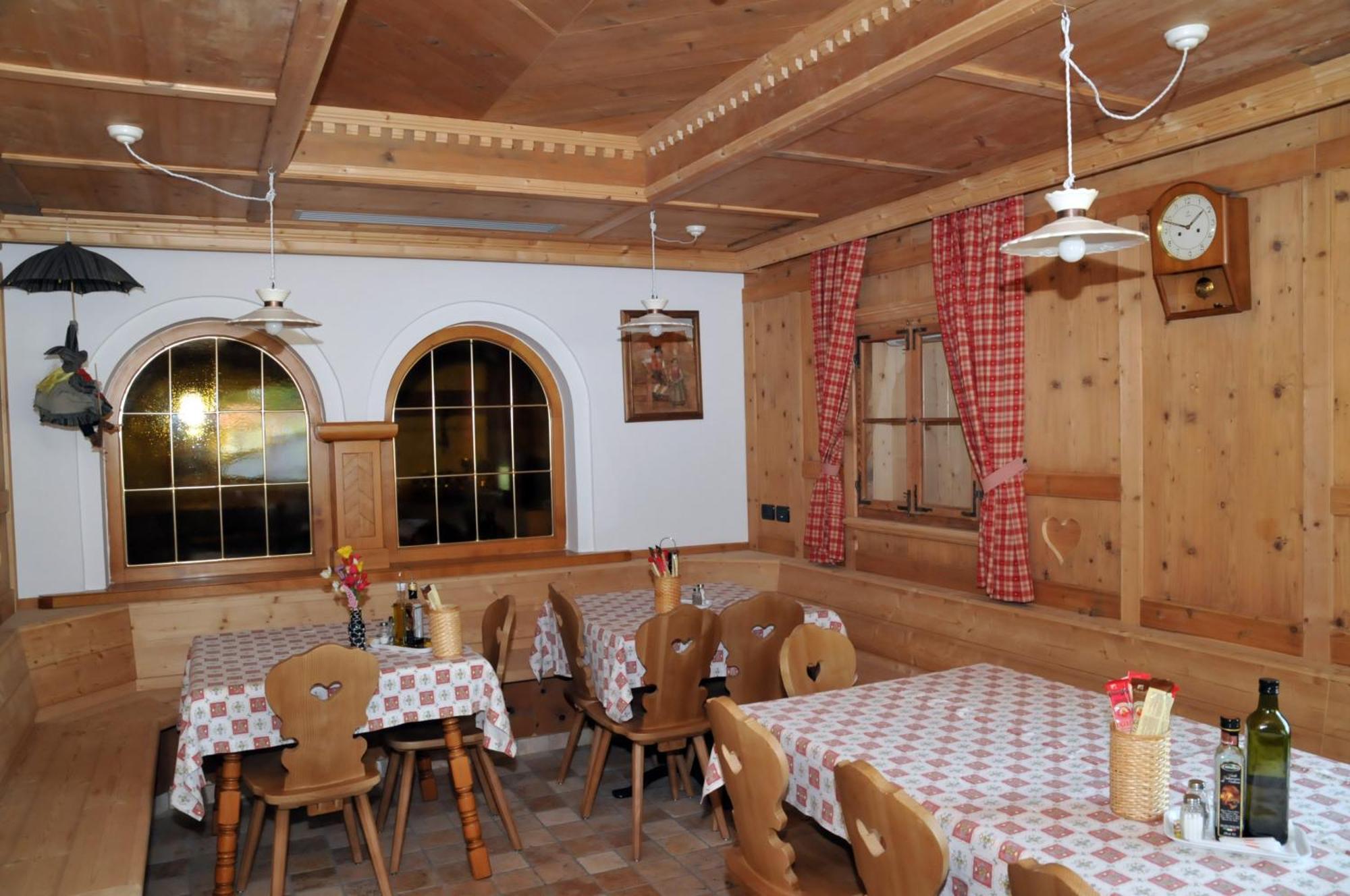 Hotel Ciamol Campitello di Fassa Exterior photo