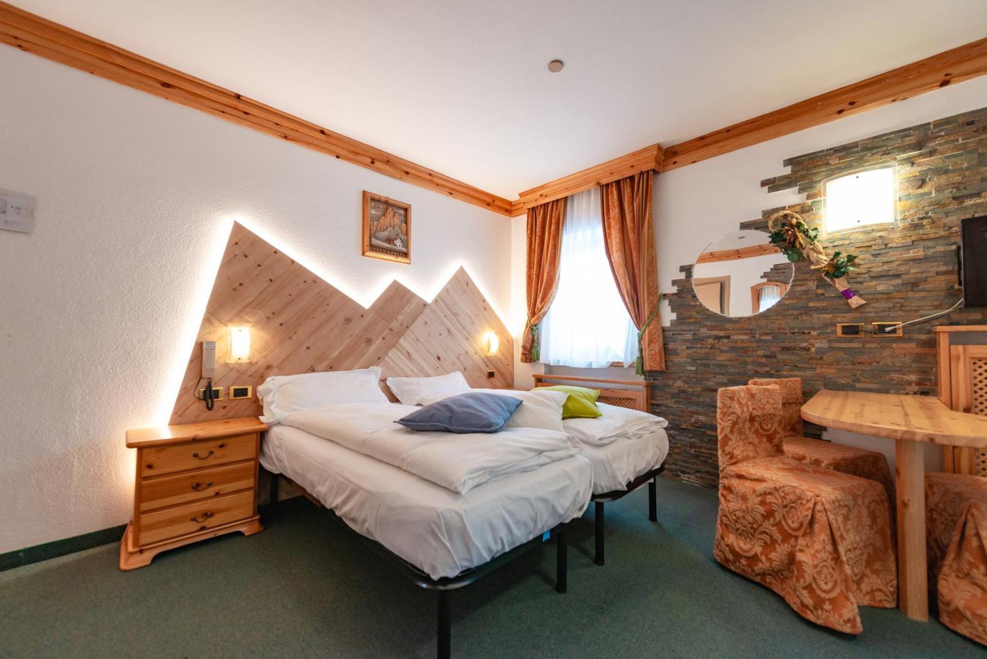 Hotel Ciamol Campitello di Fassa Exterior photo