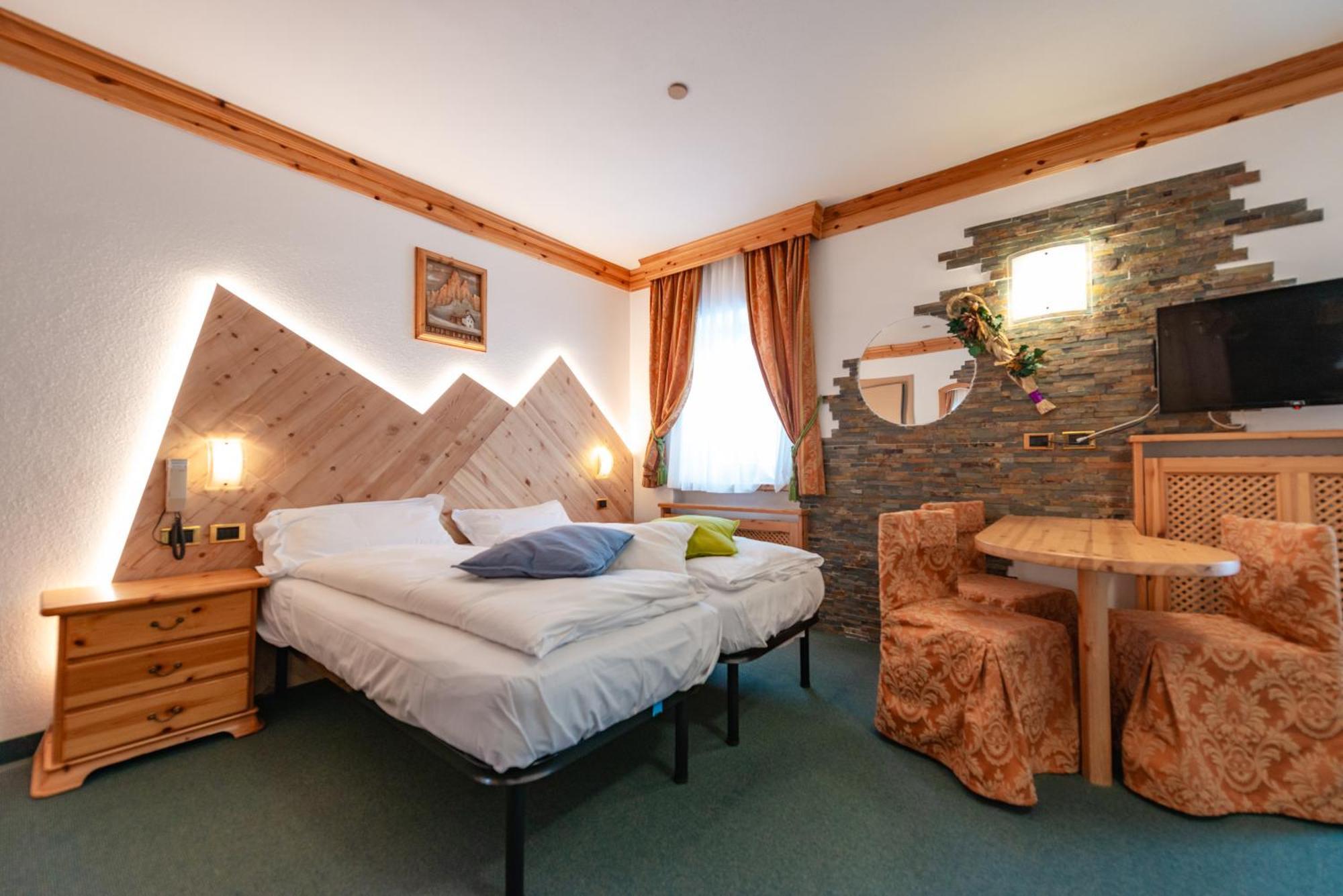 Hotel Ciamol Campitello di Fassa Exterior photo
