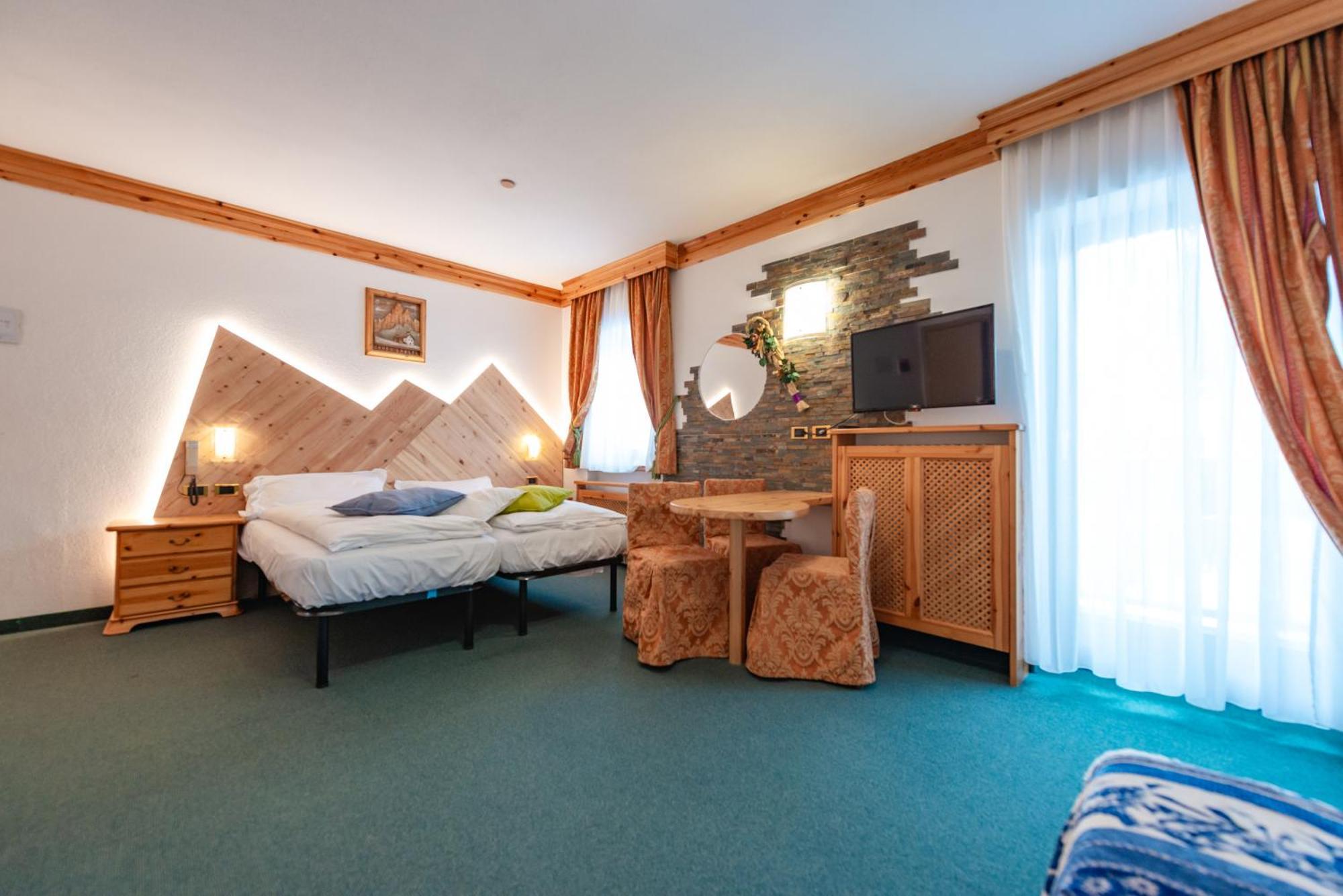 Hotel Ciamol Campitello di Fassa Exterior photo