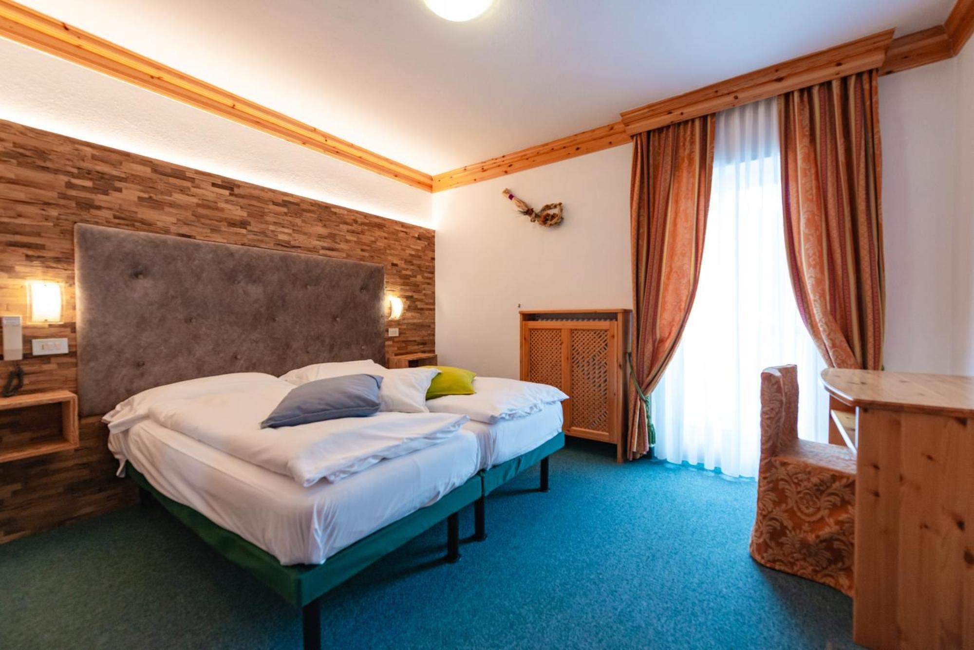 Hotel Ciamol Campitello di Fassa Exterior photo