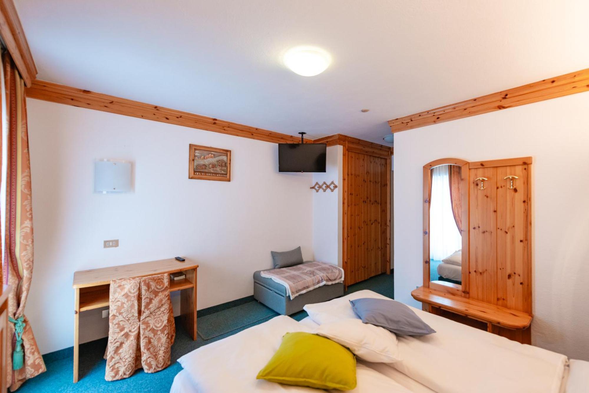 Hotel Ciamol Campitello di Fassa Exterior photo
